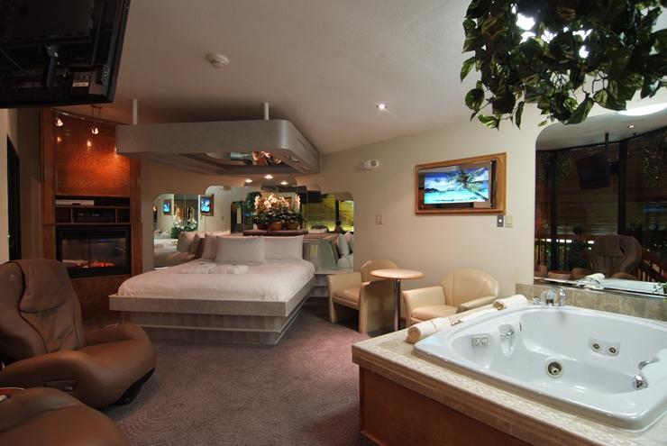 Sybaris Pool Suites - Indianapolis Phòng bức ảnh