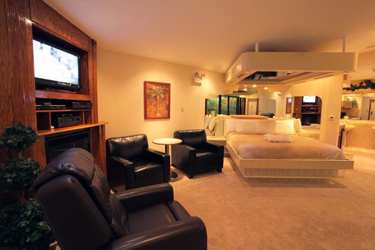 Sybaris Pool Suites - Indianapolis Phòng bức ảnh